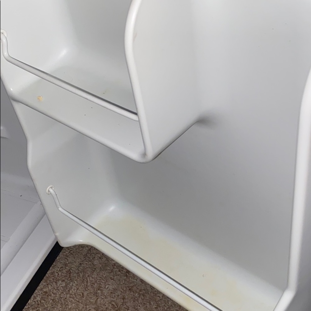 Small refrigerator - Picture 3 of 4